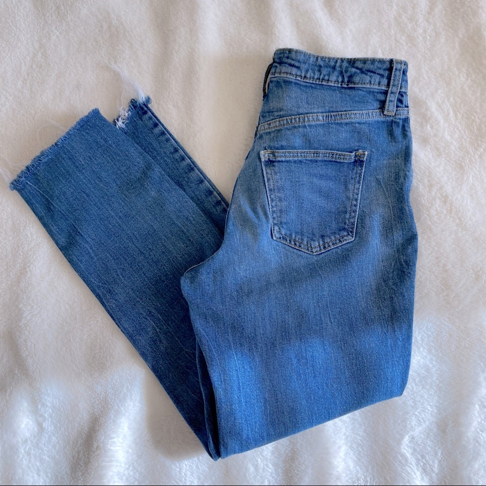 Mom Jeans - Picture 2 of 3